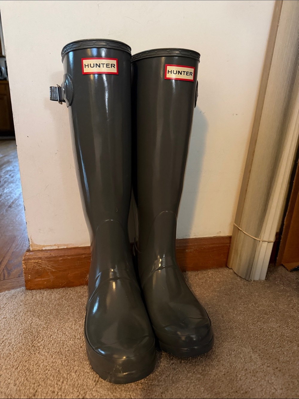 Hunter Tall Gloss Rain Boots in Dark Gray